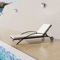  Ligbed met kussen en wieltjes poly rattan zwart