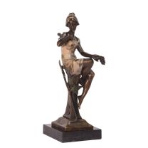A BRONZE ART NOUVEAU SCULPTURE OF SITTING LADY