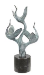 EEN MODERNISTISCHE BRONZEN SCULPTUUR VAN EEN GROEP KRAANVOGELS