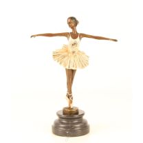 Bronzen beeld van een ballet danseres