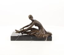 Bronzen beeld genaamd "tanara"