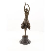Bronzen beeld genaamd "miss kita"