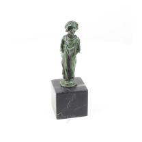 A BRONZE SCULPTURE OF A LITTLE STREET URCHIN