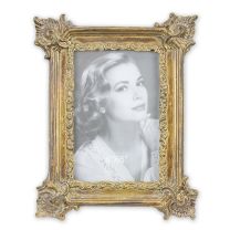 A RESIN PHOTO FRAME