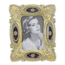 A RESIN PHOTO FRAME