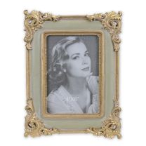 A RESIN PHOTO FRAME