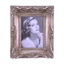 A RESIN PHOTO FRAME