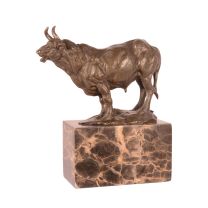 BRONZEN BEELD VAN EEN STIER