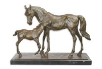 BRONZEN BEELD VAN EEN PAARD EN VEULEN