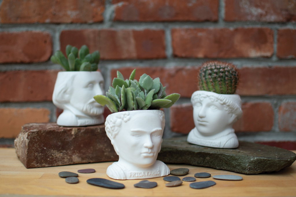 UPG\u0020Planter\u0020\u002D\u0020Frida\u0020Kahlo\u000A\u000AUPG\u0020Planter\u0020\u002D\u0020Frida\u0020Kahlo