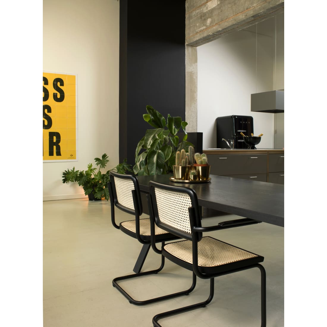 Workliving\u0020Bas\u0020Eetkamerstoel\u0020\u002D\u0020Rotan\u0020Design\u0020Walnoot\u0020\u002F\u0020Zwart