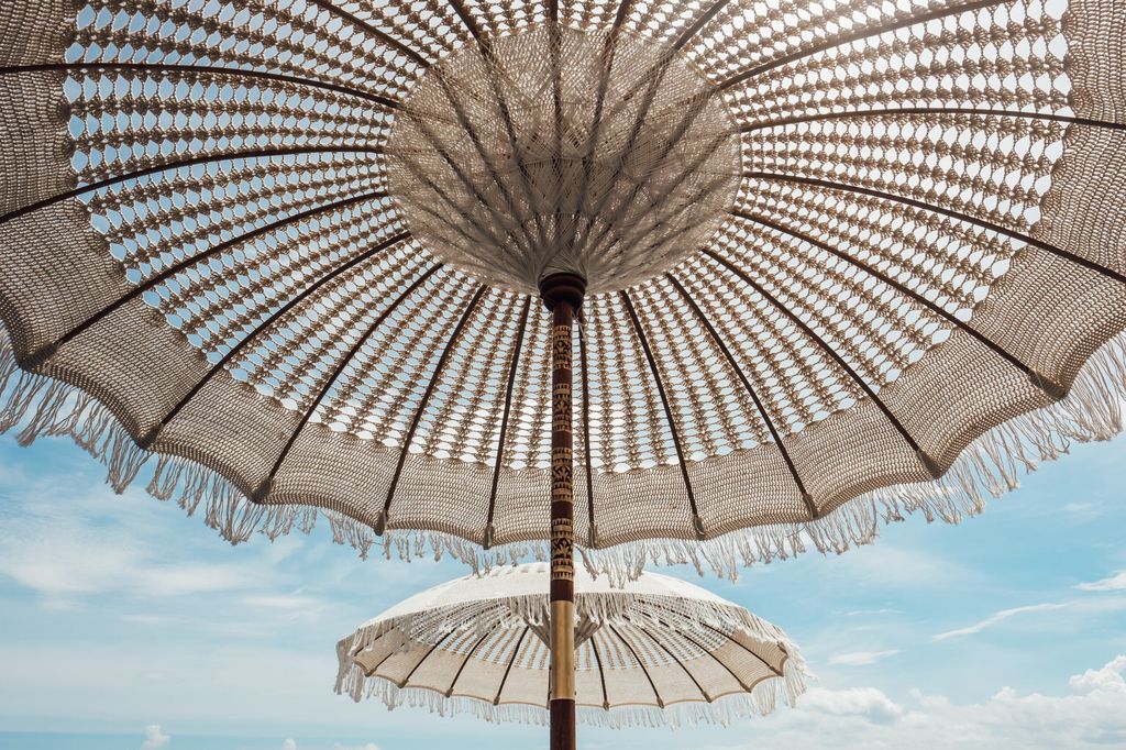 Balinese\u0020Parasol\u0020houten\u0020steel\u0020rond\u0020180\u0020cm\u0020macrame