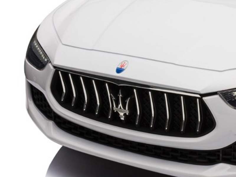 Maserati\u0020Ghibli,\u002012v\u0020elektrische\u0020kinderauto,\u0020rubberen\u0020banden,\u0020lederen\u0020zitje.