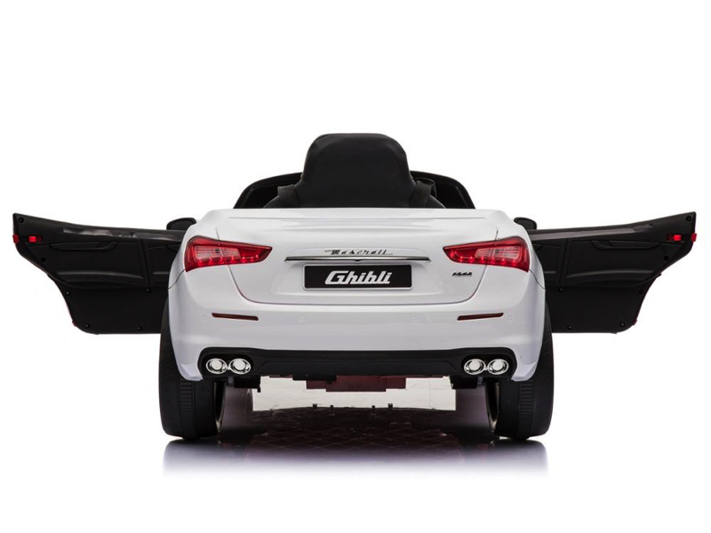 Maserati\u0020Ghibli,\u002012v\u0020elektrische\u0020kinderauto,\u0020rubberen\u0020banden,\u0020lederen\u0020zitje.