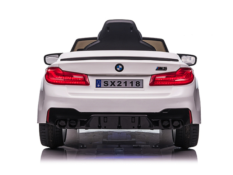 BMW\u0020M5,\u0020Lederen\u0020stoel,\u0020Rubberen\u0020banden,\u0020Accuauto\u0020voor\u0020kinderen