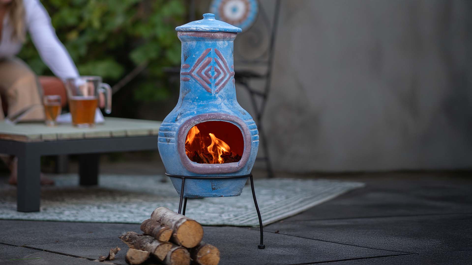 Kleihaard\u0020Vuur\u0020Blauw\u002FRood\u0020Terrashaard\u0020\u2013\u0020Fireplace\u0020\u2013\u0020Terrasverwarming\u0020\u2013\u0020Sfeerhaard