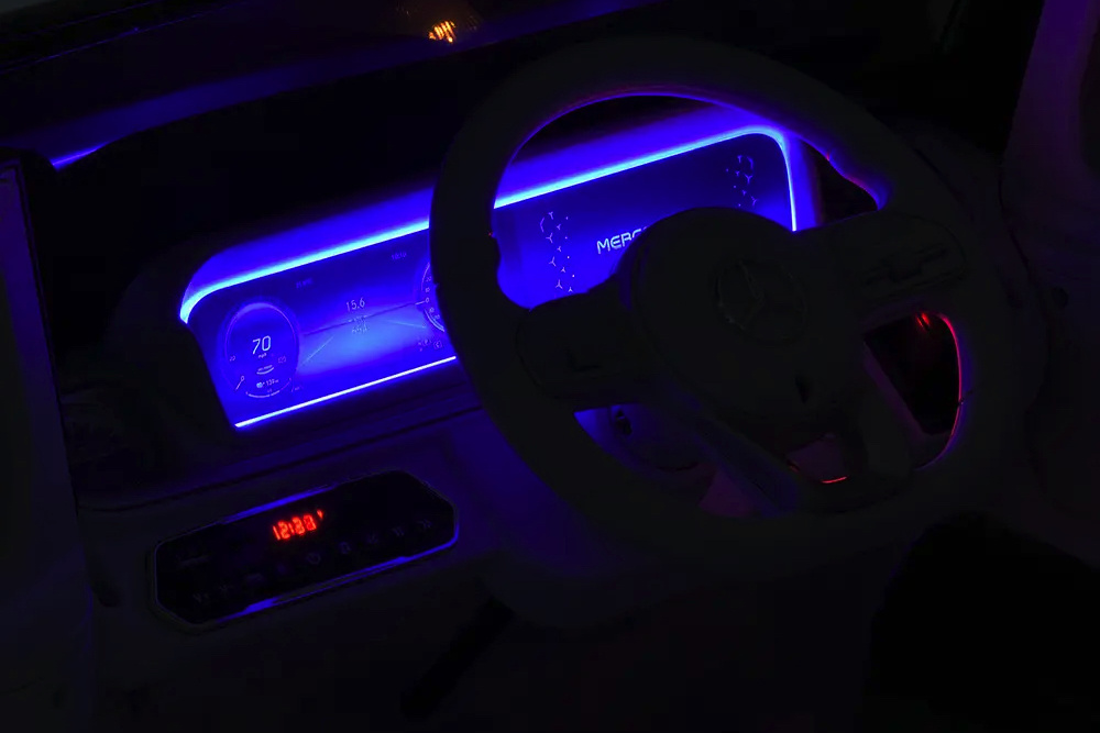 Mercedes\u002DBenz\u0020EQG,\u002012\u002Dvolt\u0020elektrische\u0020kinderauto\u0020met\u0020rubberen\u0020banden,\u0020leren\u0020zitje\u0020en\u0020meer\u0021