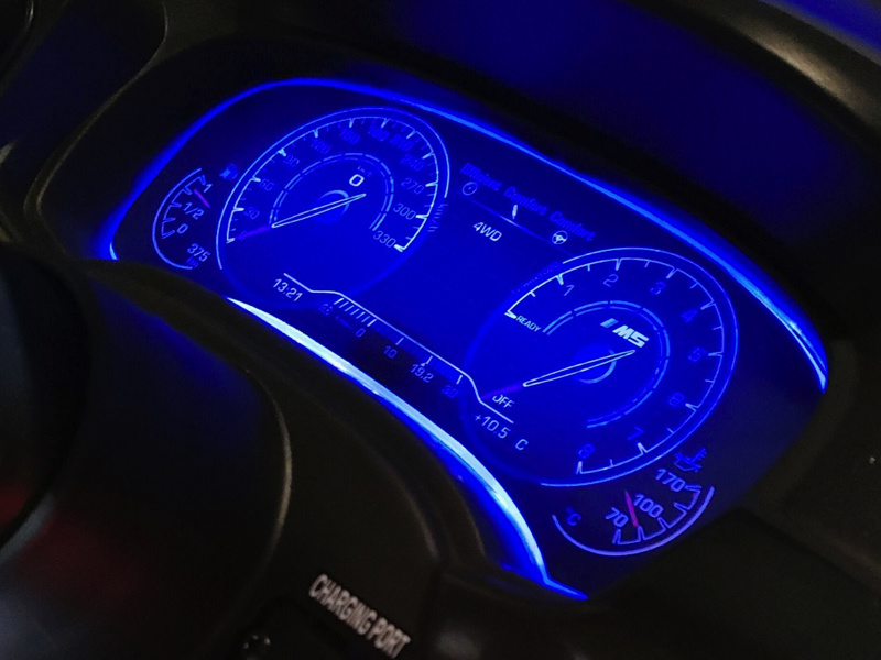 BMW\u0020M5,\u0020leren\u0020zitje,\u0020rubberen\u0020banden,\u0020kinderaccuauto\u0021