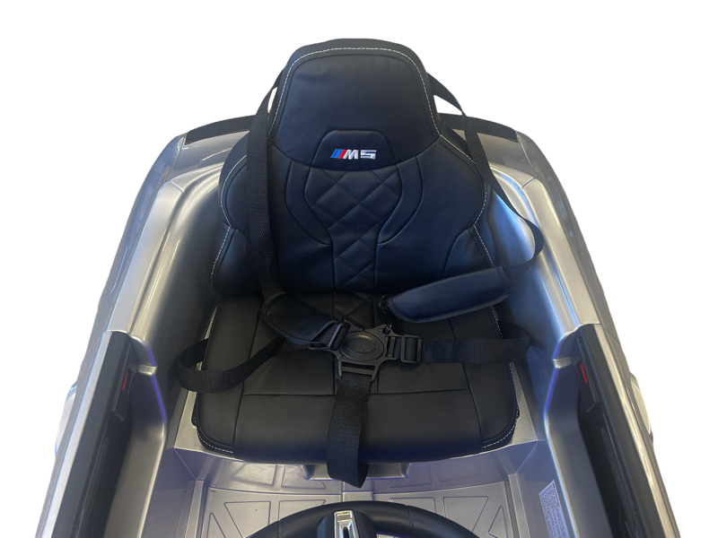 BMW\u0020M5,\u0020leren\u0020zitje,\u0020rubberen\u0020banden,\u0020kinderaccuauto\u0021