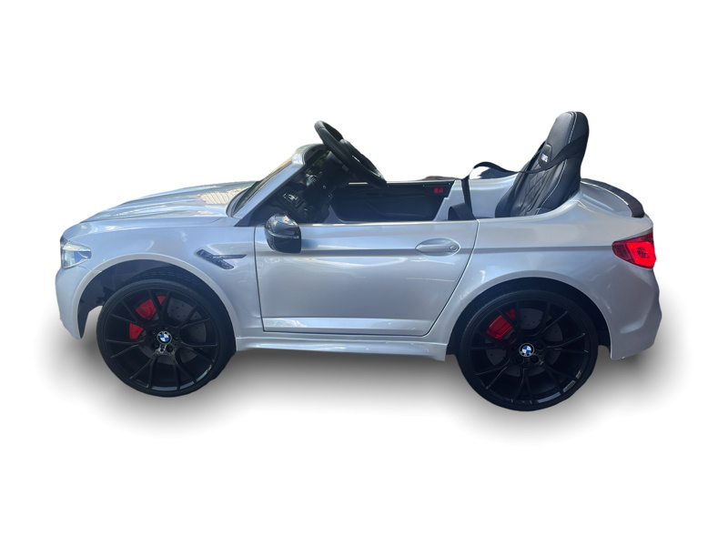 BMW\u0020M5,\u0020leren\u0020zitje,\u0020rubberen\u0020banden,\u0020kinderaccuauto\u0021