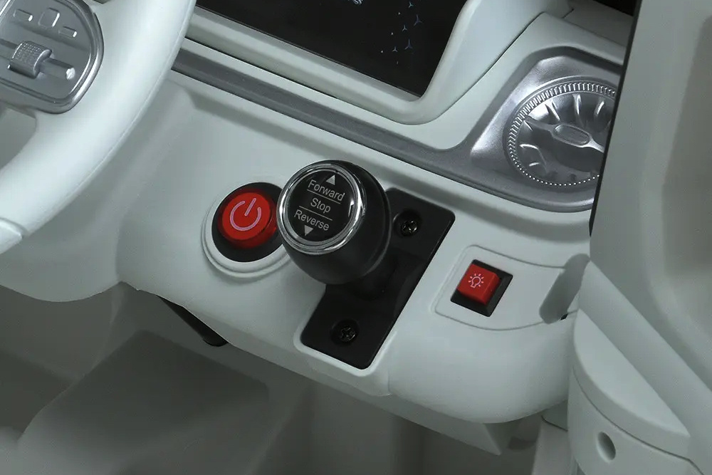 Mercedes\u002DBenz\u0020EQG,\u002012\u002Dvolt\u0020elektrische\u0020kinderauto\u0020met\u0020rubberen\u0020banden,\u0020leren\u0020zitje\u0020en\u0020meer\u0021