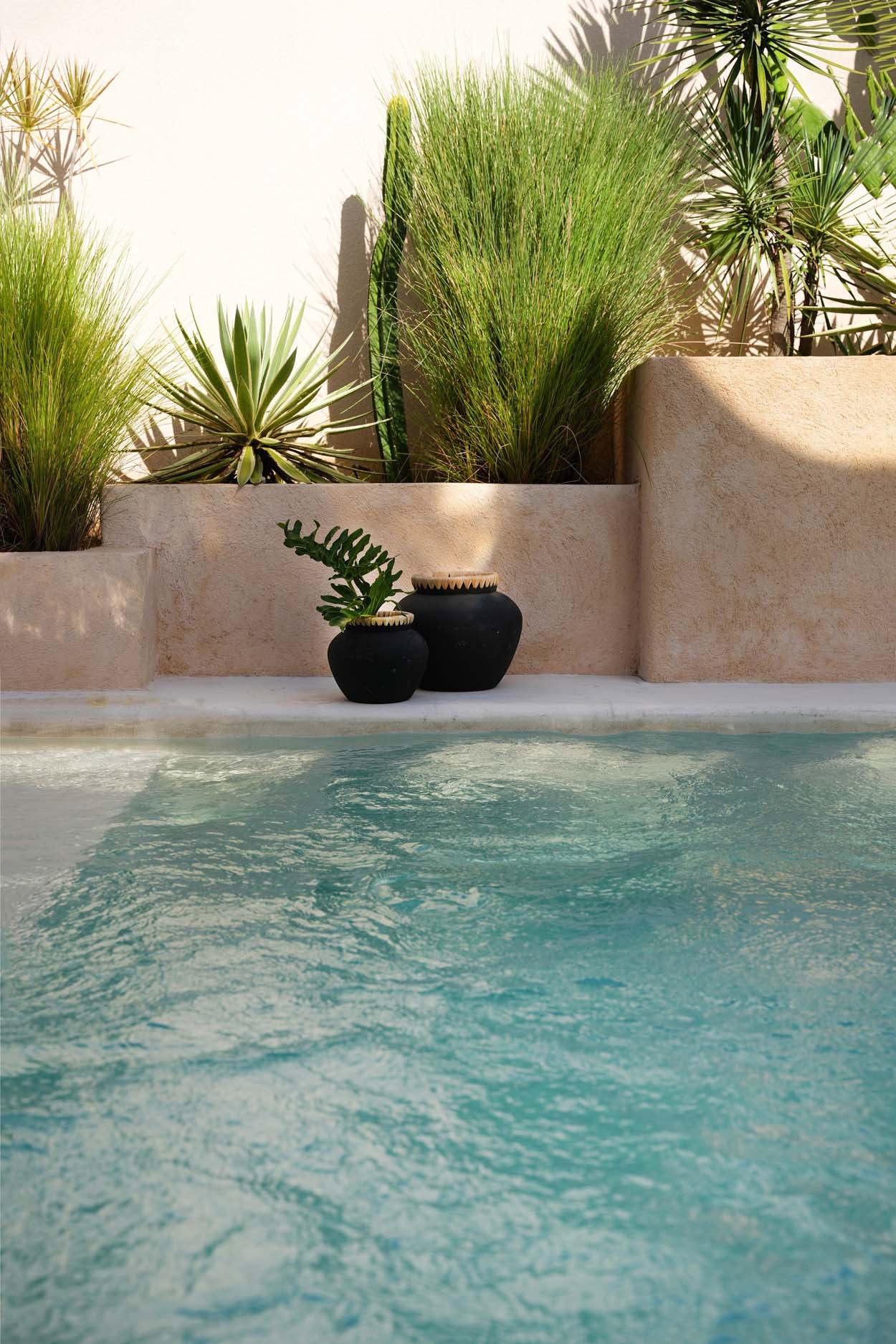 De\u0020Styly\u0020Vaas\u0020\u002D\u0020Zwart\u0020naturel\u0020\u002D\u0020L