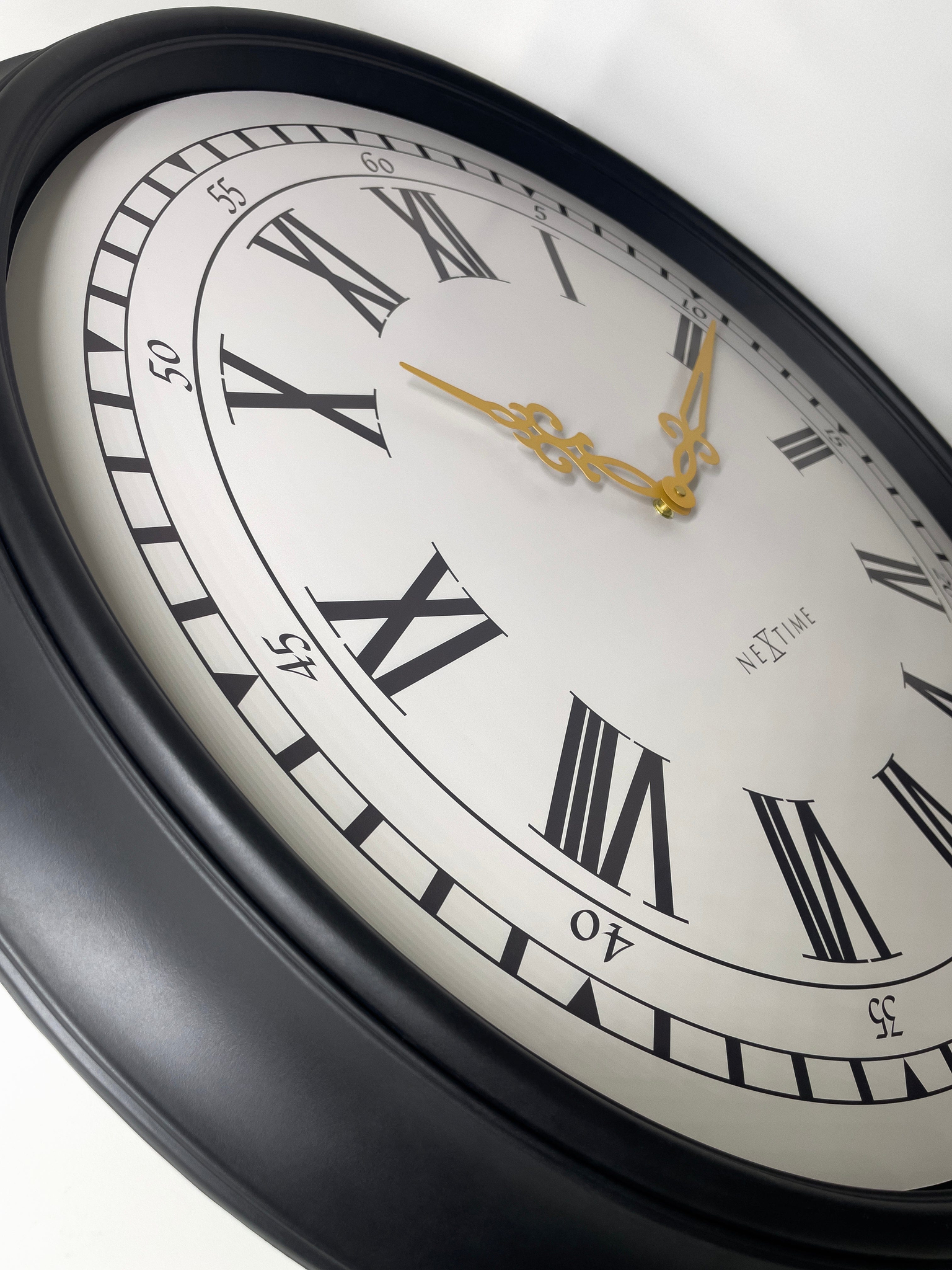 Wandklok\u002076\u0020cm\u0020\u002D\u0020Zwart\u002FGrijs\u0020\u002D\u0020Kunststof\u0020\u002D\u0020NeXtime\u0020\u0027Chopin\u0020Large\u0027