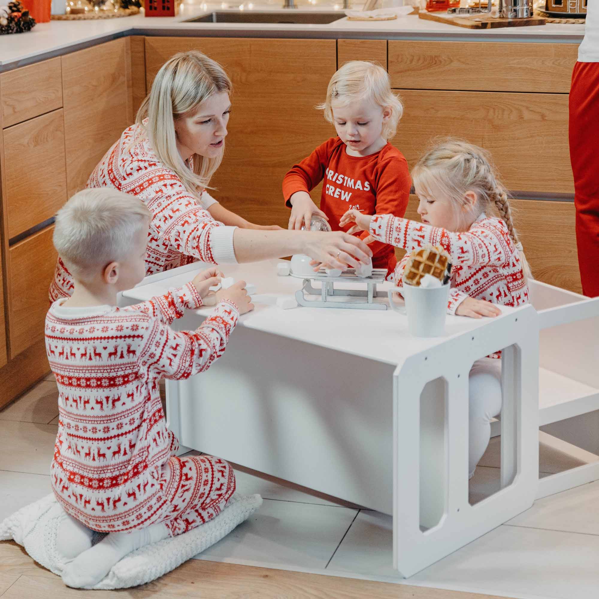 Montessori\u0020tafel\u002D\u0020en\u0020stoeltjesset\u0020voor\u0020het\u0020spenen