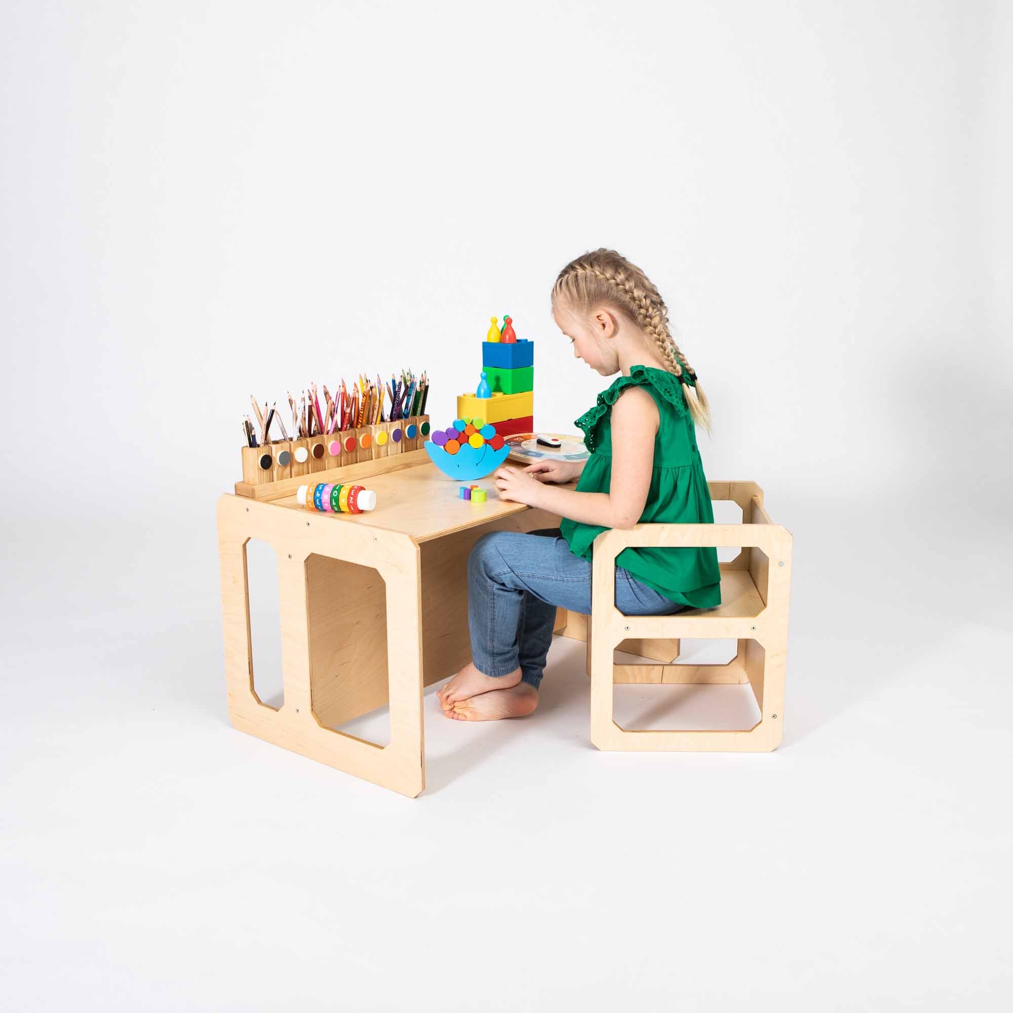 Montessori\u0020tafel\u002D\u0020en\u0020stoeltjesset\u0020voor\u0020het\u0020spenen