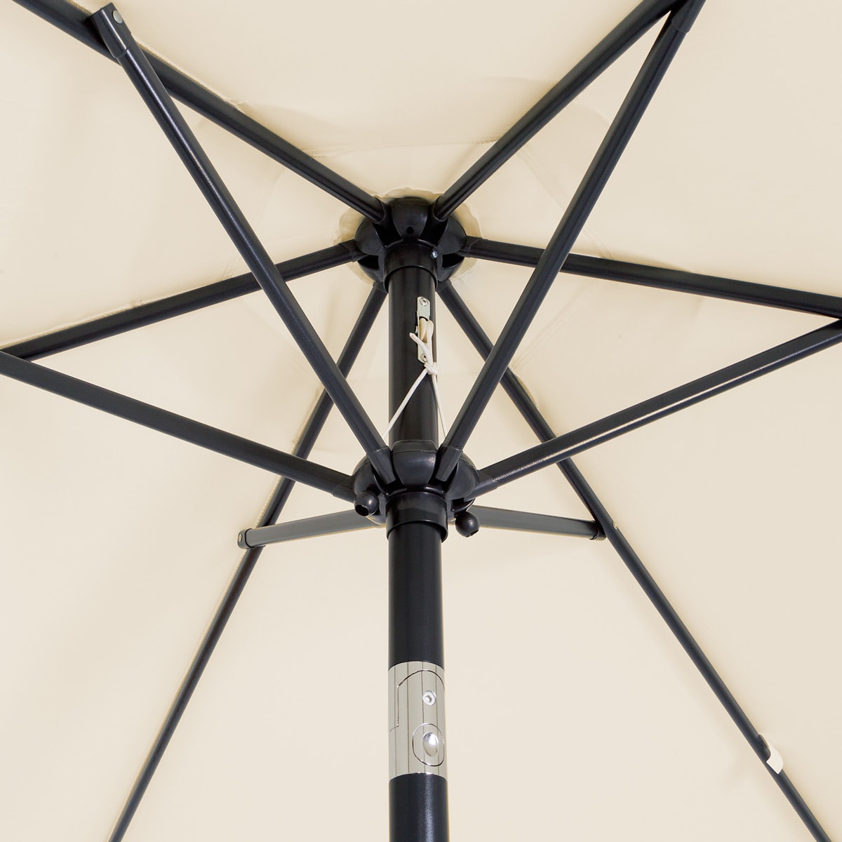 Parasol\u0020Fiji\u0020Beige\u0020\u00D8200cm\u0020UV\u002Dbescherming\u002080\u002B\u0020met\u0020Zwengel