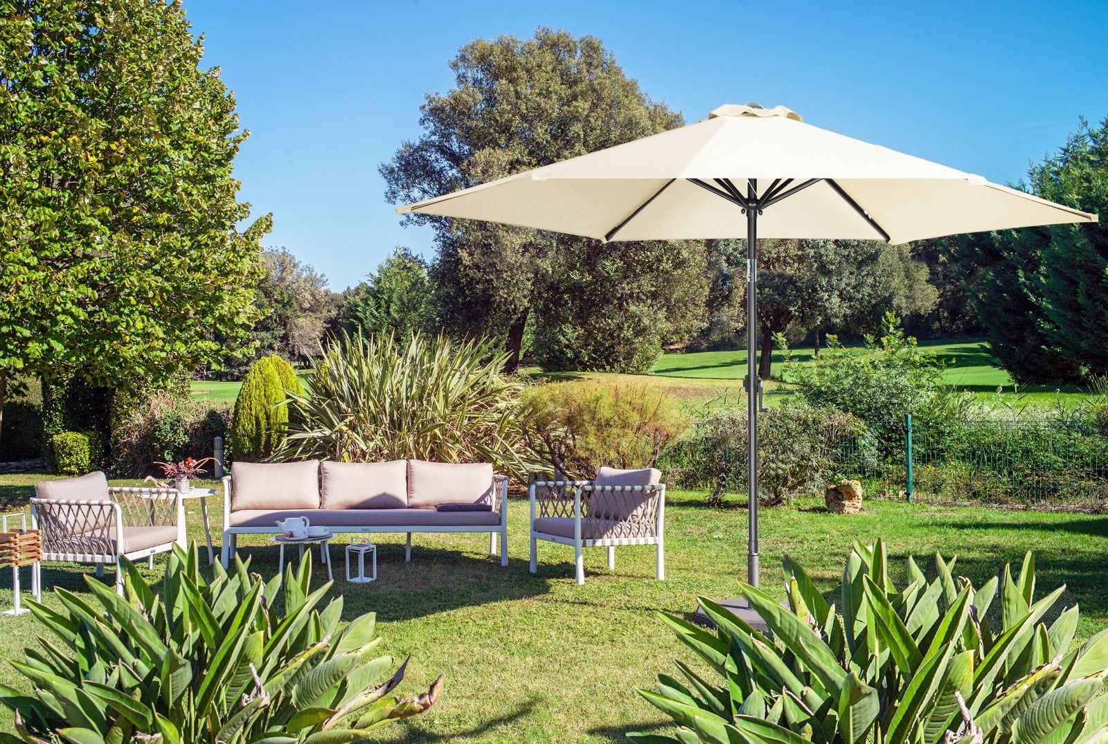 Parasol\u0020Beige\u0020Aluminium\u0020\u00D8300cm\u0020UV\u002Dbescherming\u002080\u002B