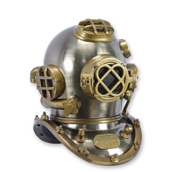 A\u0020BRASS\u0020AND\u0020COPPER\u0020DIVING\u0020HELMET