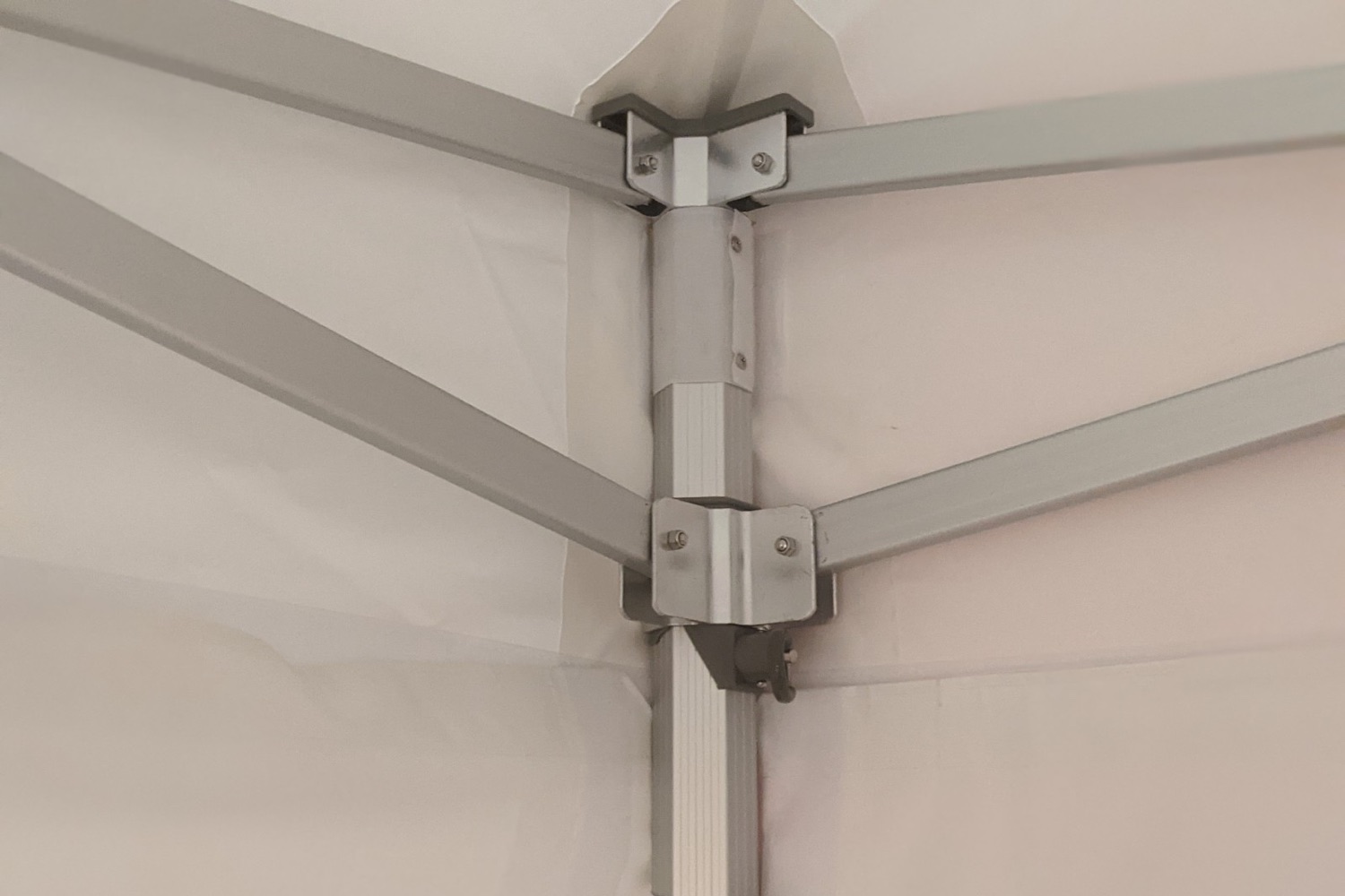 Easy\u0020up\u0020partytent\u00203x3m\u0020\u2013\u0020Professional\u0020\u007C\u0020Heavy\u0020duty\u0020PVC\u0020kleur\u0020wit Easy\u0020up\u0020partytent\u00203x3m\u0020\u2013\u0020Professional\u0020\u007C\u0020Heavy\u0020duty\u0020PVC\u0020kleur\u0020wit