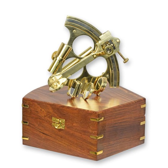 A\u0020BRASS\u0020SEXTANT\u0020IN\u0020WOODEN\u0020BOX