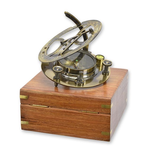 A\u0020BRASS\u0020COMPASS\u0020IN\u0020WOODEN\u0020BOX