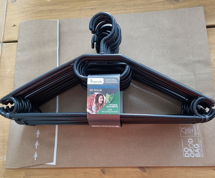 Set\u0020van\u002020\u0020zwarte\u0020kledinghangers\u0020\u2013\u0020kunststof,\u0020stevig\u0020en\u0020stijlvol Set\u0020van\u002020\u0020zwarte\u0020kledinghangers\u0020\u2013\u0020kunststof,\u0020stevig\u0020en\u0020stijlvol