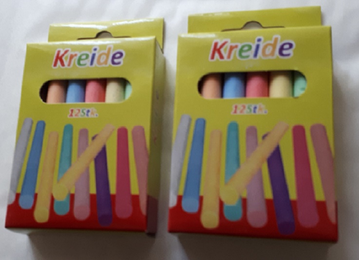 Partij\u0020van\u0020100\u0020doosjes\u0020Schoolkrijt\u0020in\u0020Kleur\u0020ofwel\u00201200\u0020krijtjes