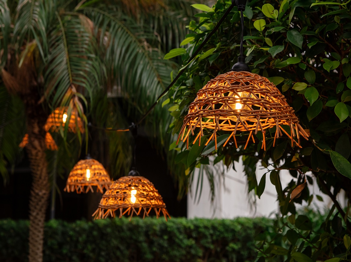 Boho\u0020lichtsnoer\u002010\u0020meter\u0020lang\u0020met\u002010\u0020gevlochten\u0020lampkapjes