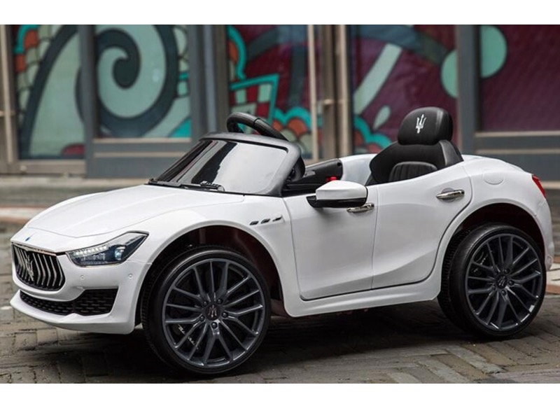 Maserati\u0020Ghibli,\u002012v\u0020elektrische\u0020kinderauto,\u0020rubberen\u0020banden,\u0020leder\u0020zitje\u002Dwit