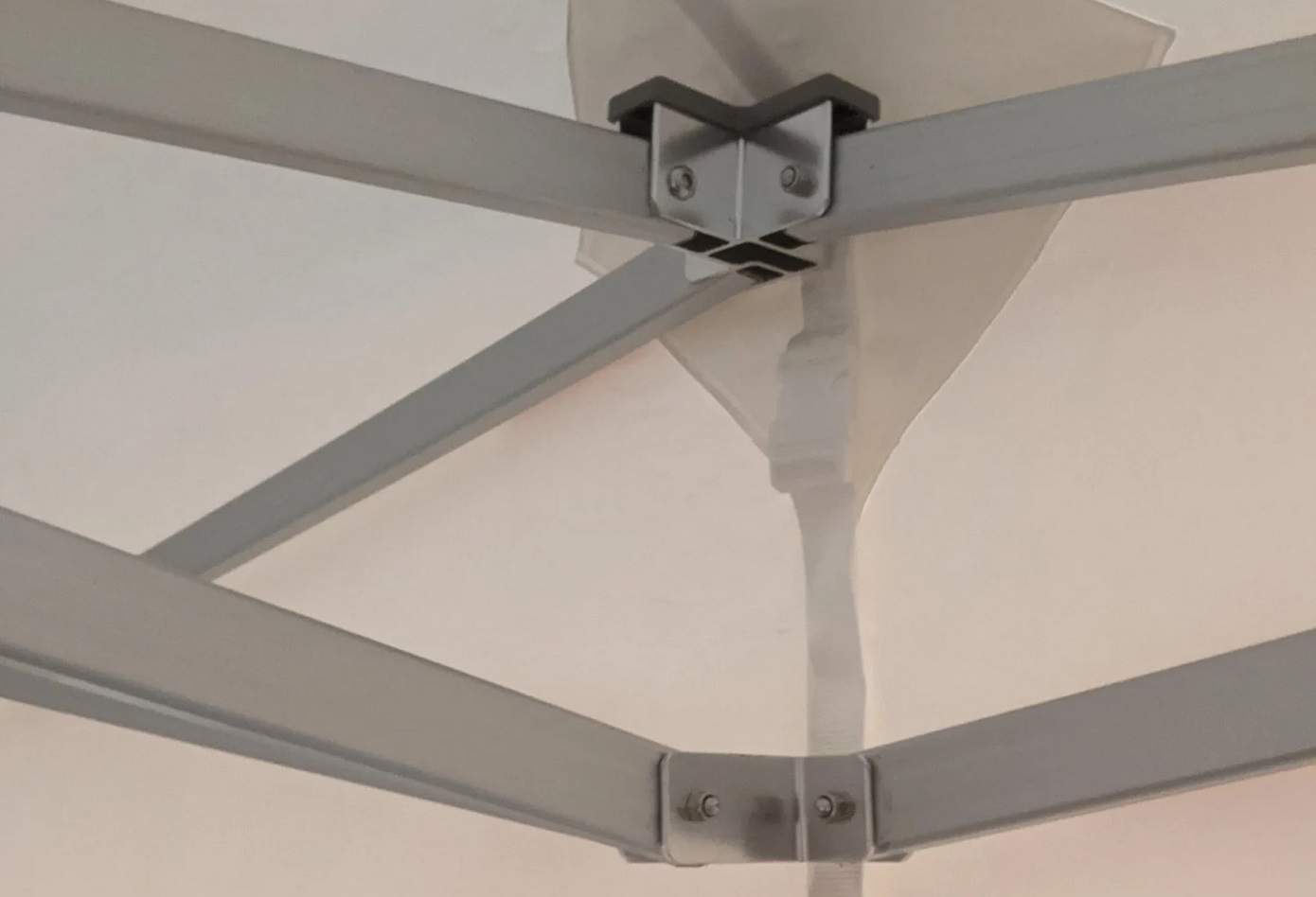 Prof\u0020Easy\u0020Up\u0020Partytent\u0020Alu\u00203\u0020x\u00206\u0020mtr\u0020\u0028stel\u0020zelf\u0020samen\u0029